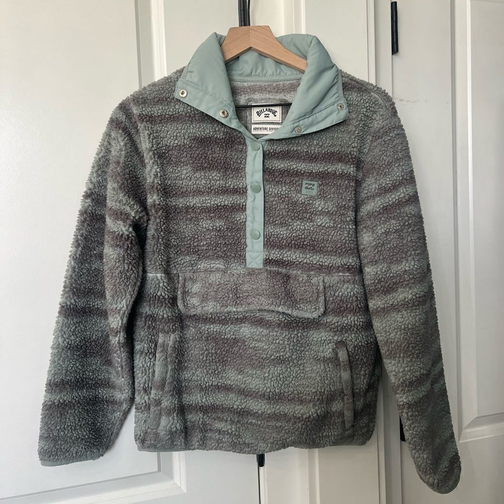 Billabong fuzzy womens button up sweater jacket size small grey and blue